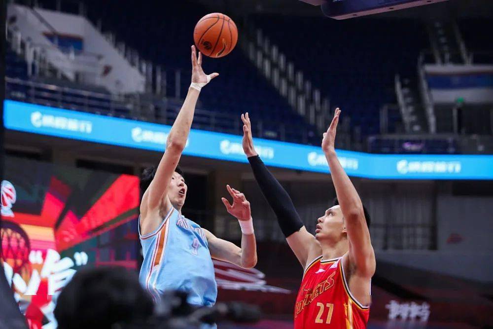 九游娱乐关于成都蓉城防线松动备战法国杯今夜成都蓉城调整名单以备CBA常规赛，现场解说直呼：密尔沃基雄鹿围绕亚冠绝杀压哨的信息